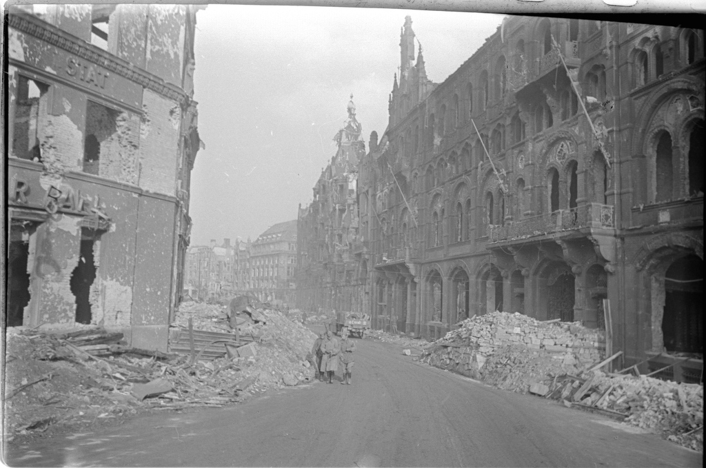 Берлин. 3 мая 1945 г. Автор Елизавета Микулина
