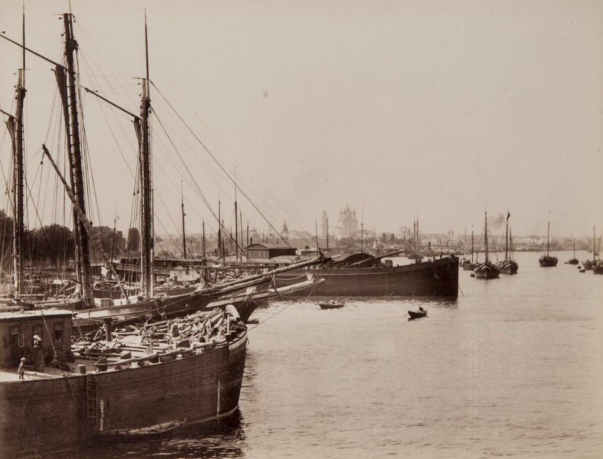 Максим Дмитриев. 
 

Лодки на реке 

Нижний Новгород, 1895–1899 