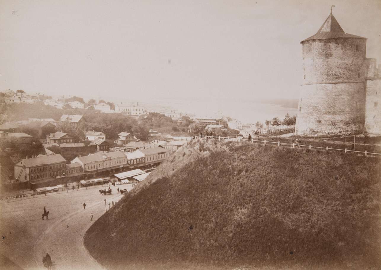 Максим Дмитриев. 
 

Коромыслова башня и Зеленский съезд 

Нижний Новгород, 1890‑е 