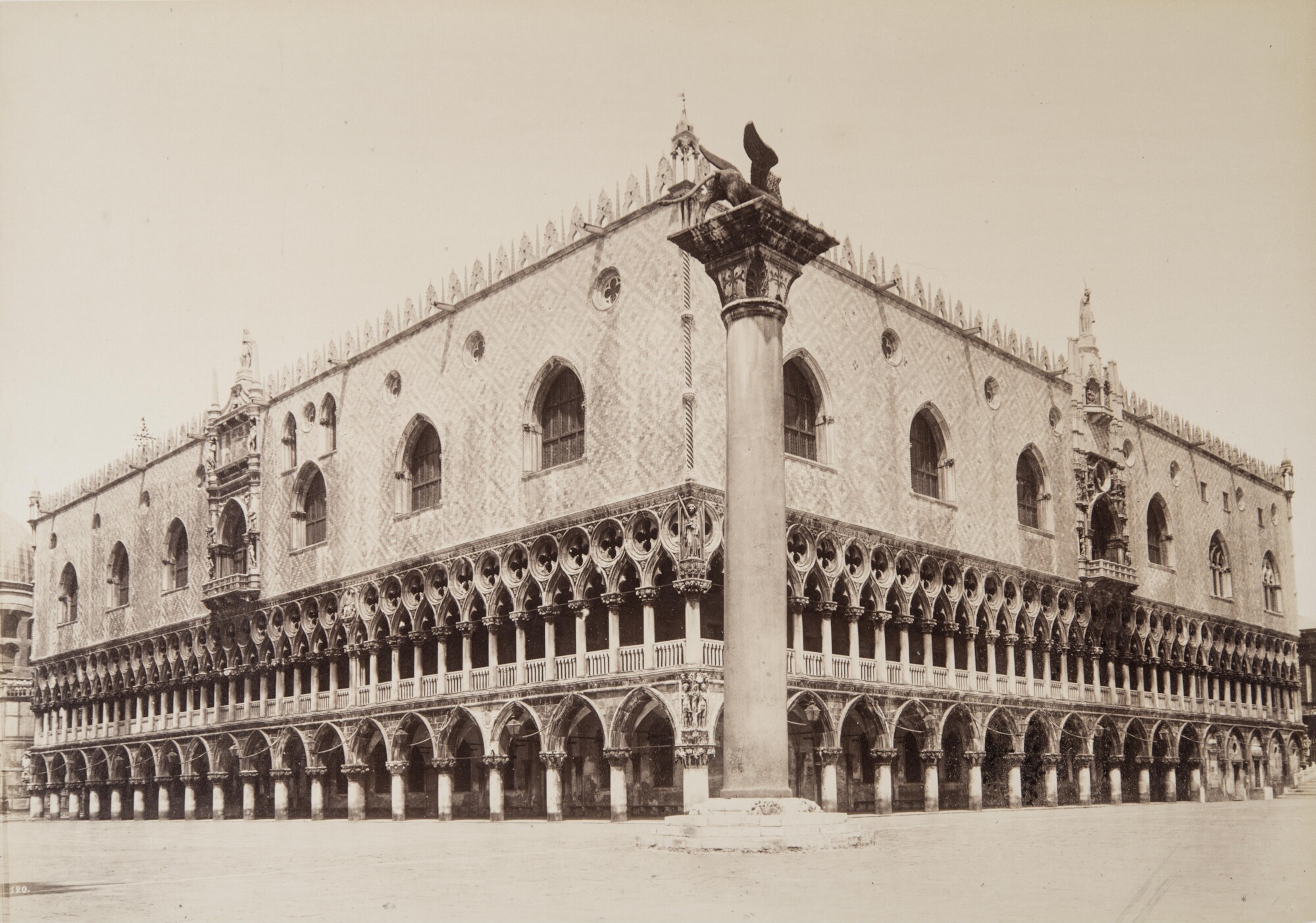 Карло Найя. 
 

Дворец дожей и колонна Святого Марка, 1876 

Альбуминовый отпечаток 