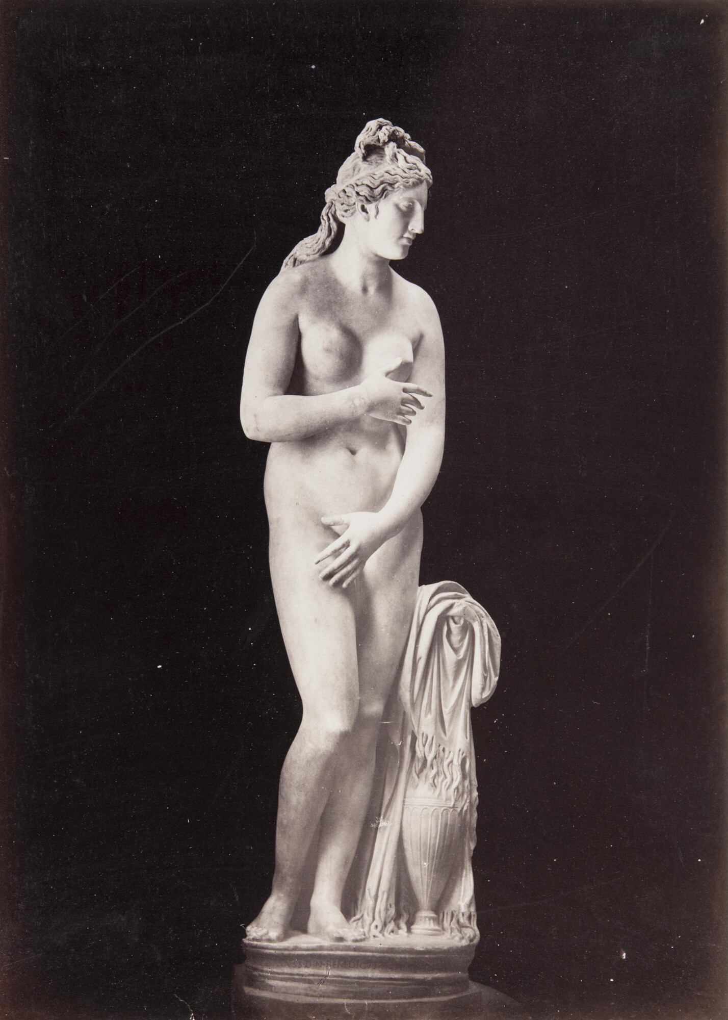 Роберт Тернбулл Макферсон. 
 

Венера Капитолийская. Капитолийские музеи, 1860‑е 

Альбуминовый отпечаток 