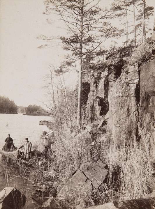 Неизвестный автор. 
 

Скалы острова Валаам 

Альбом «Виды Валаамского монастыря», 1890–1900‑е 