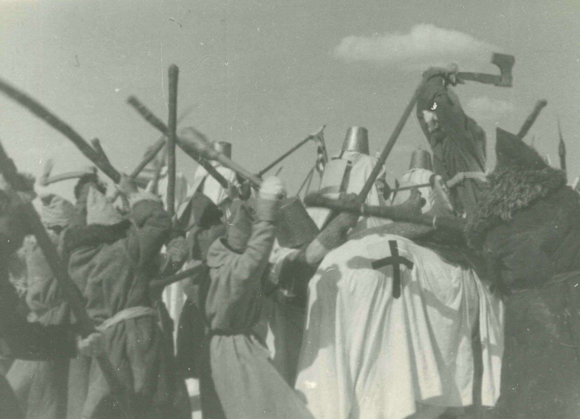 Неизвестный автор. 
 

Рабочий момент съемок фильма «Александр Невский». Атака крестоносцев, 1938 ©НГОМЗ 
 