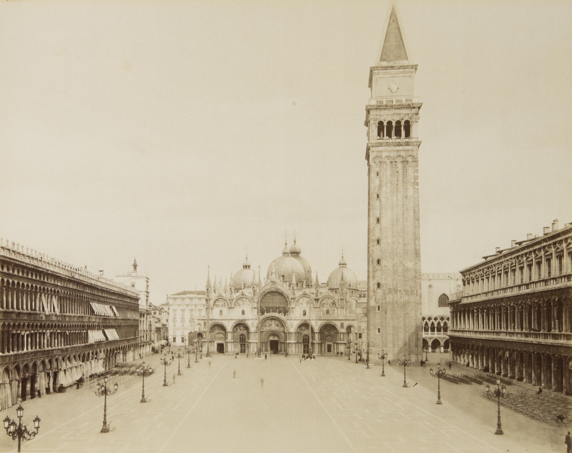Алинари. 
 

Площадь Сан-Марко, 1900‑е 

Альбуминовый отпечаток 