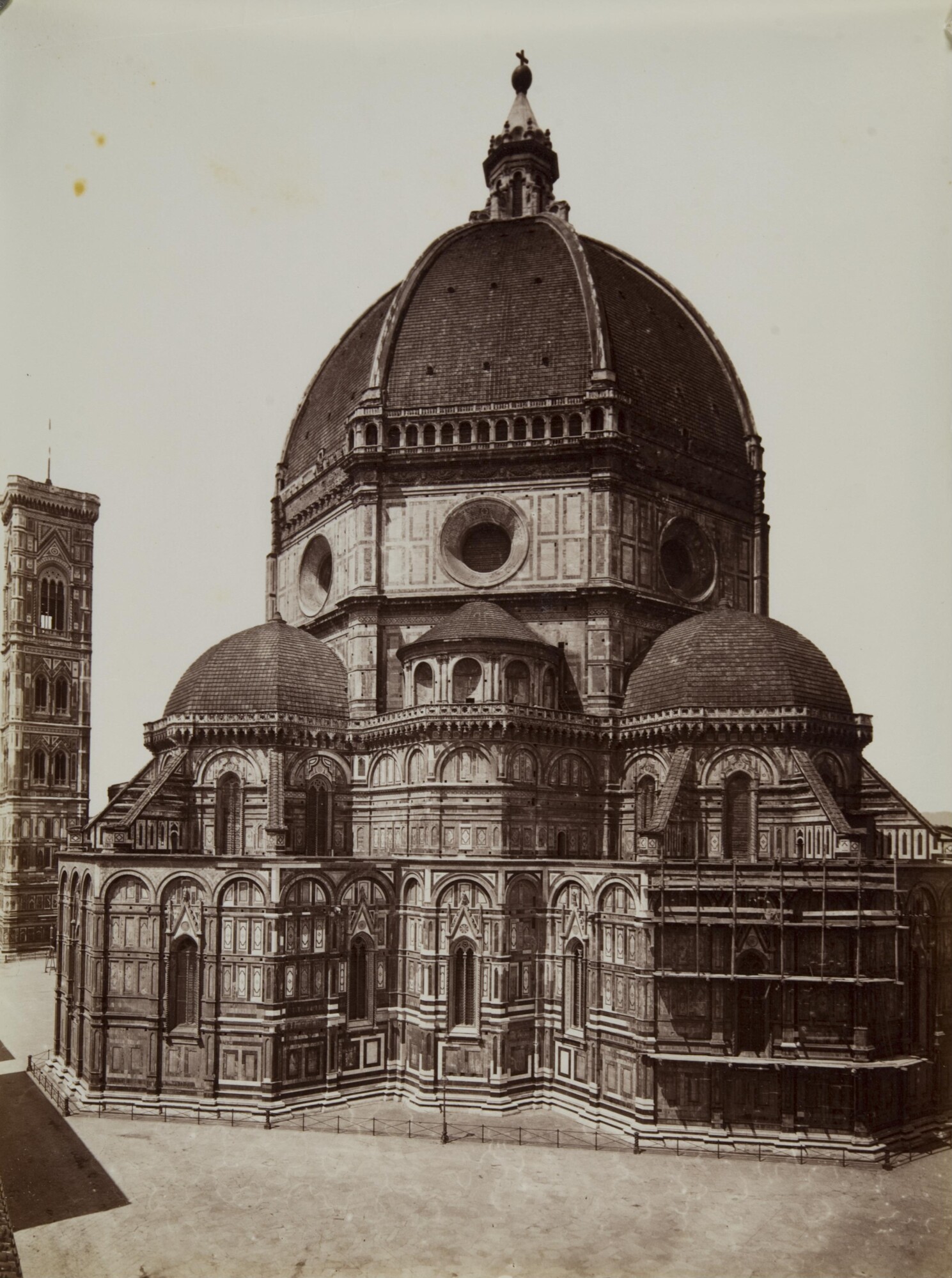 Алинари. 
 

Собор Санта-Мария дель Фьоре, 1880–1890 

Альбуминовый отпечаток 