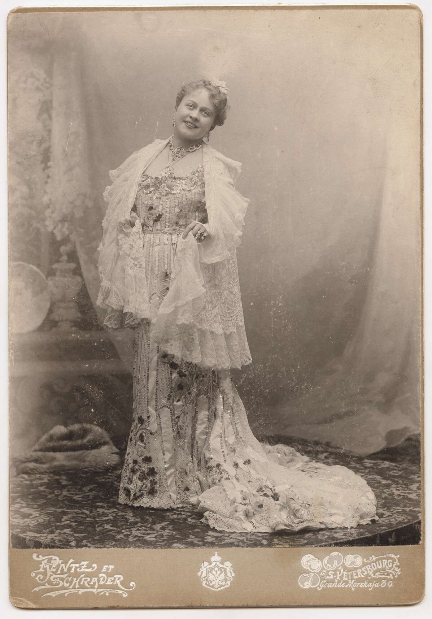 Фотоателье «Ренц и Шрадер». 
 

Портрет актрисы оперетты Бетти Стоян, 1897-1900‑е 
 