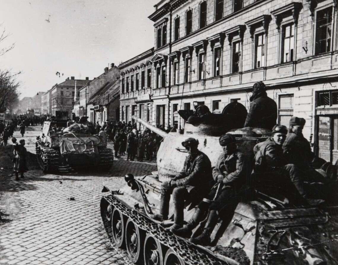 Вена 1945. Освобождение Австрии 1945. Вена 1945 фото. Венская наступательная операция